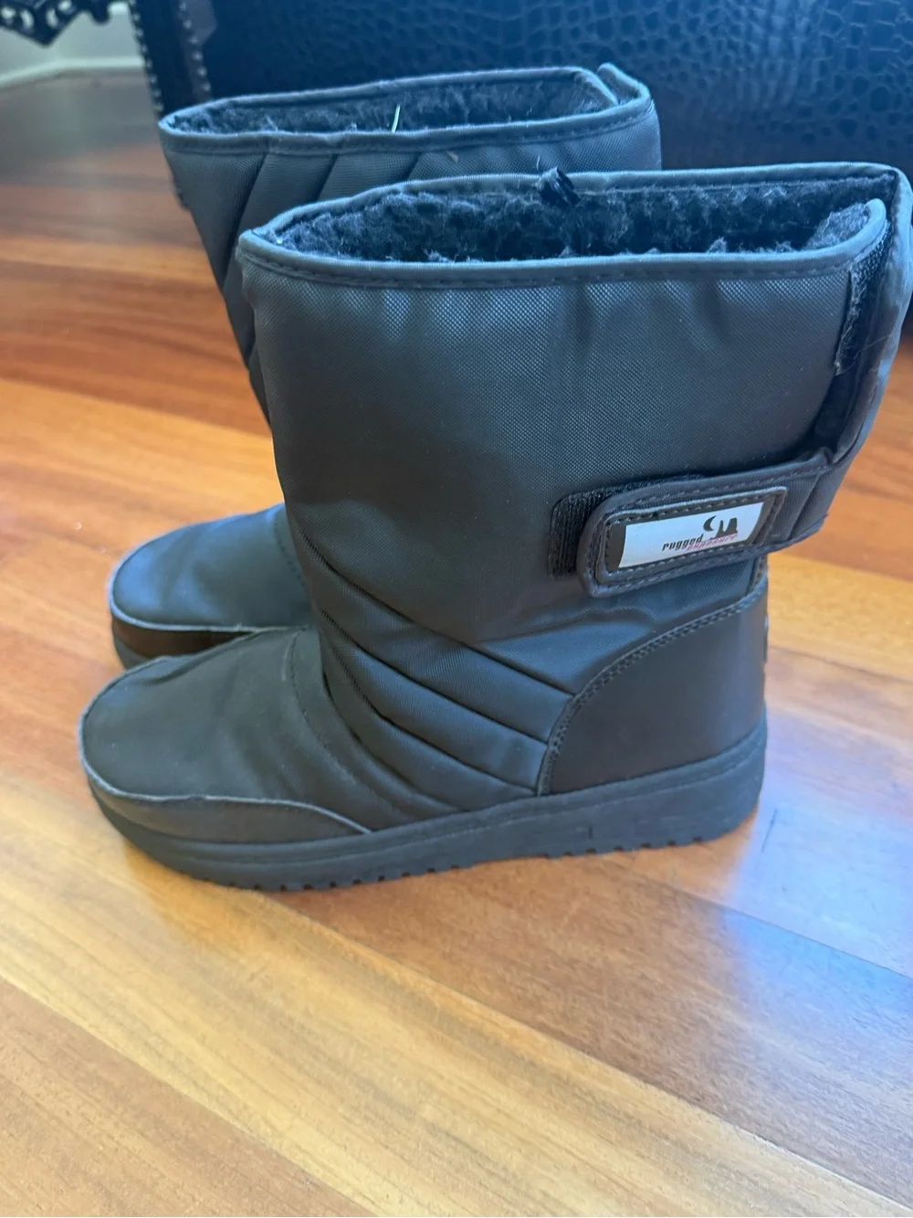 Kids Black Winter Boots with Cozy Lining - Rugged Outdoor Style